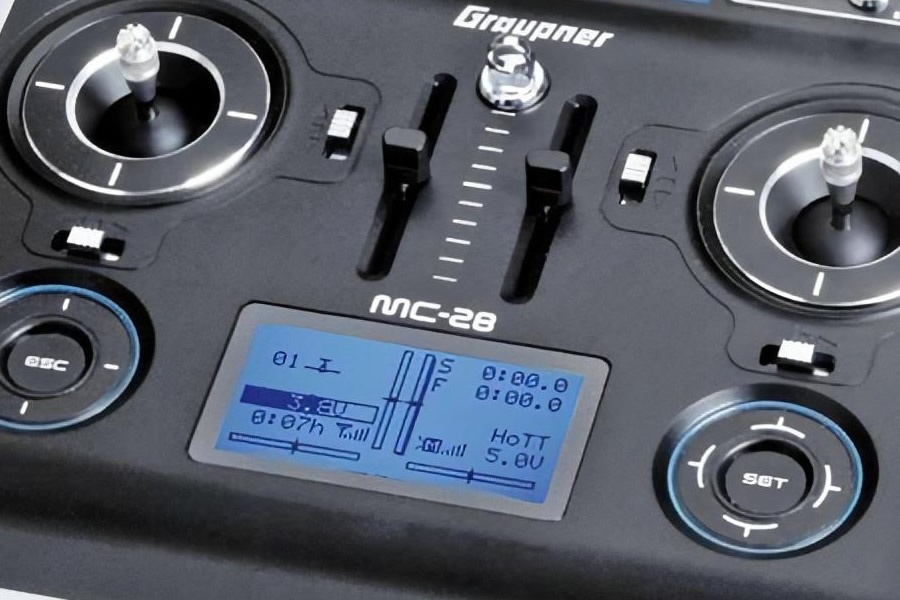 MC-28 HoTT 2.4 GHz 16 Kanal Fernsteuerung ohne Empfänger