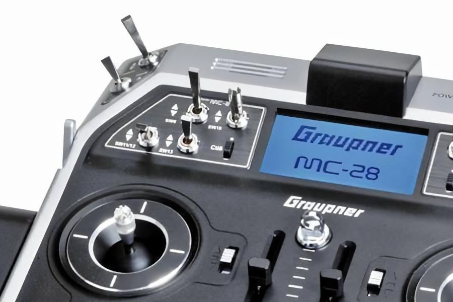 MC-28 HoTT 2.4 GHz 16 Kanal Fernsteuerung ohne Empfänger